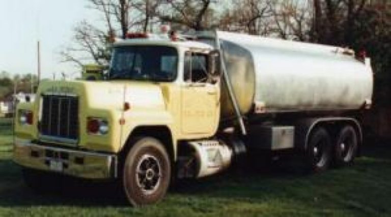 Tanker 5 - 1979 Mack R Model